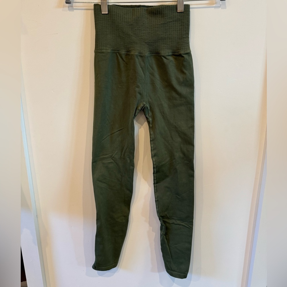NWOT **SECRET MOSS** FP Movement Good Karma Leggings